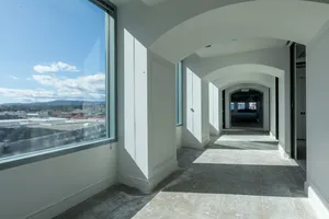 Large Warehouse/Office Space Photo 2