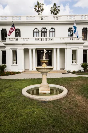 Alabaster Manor Photo 2