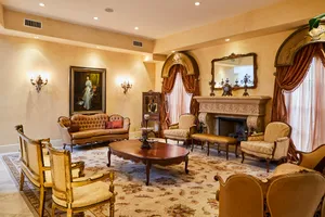 Brentwood Renaissance Photo 4