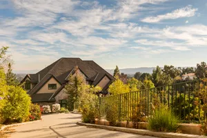 Valley View English Photo 2