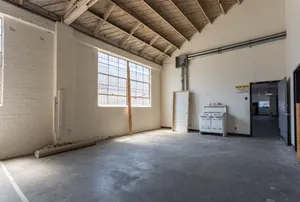 Warehouse No.430 Photo 4