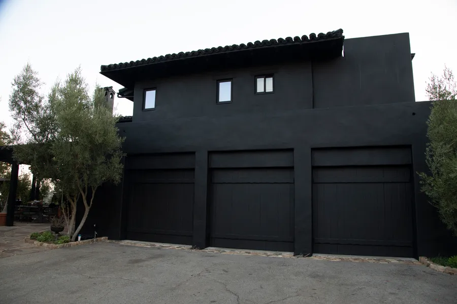 Topanga Compound | The Black Villa Photo 1