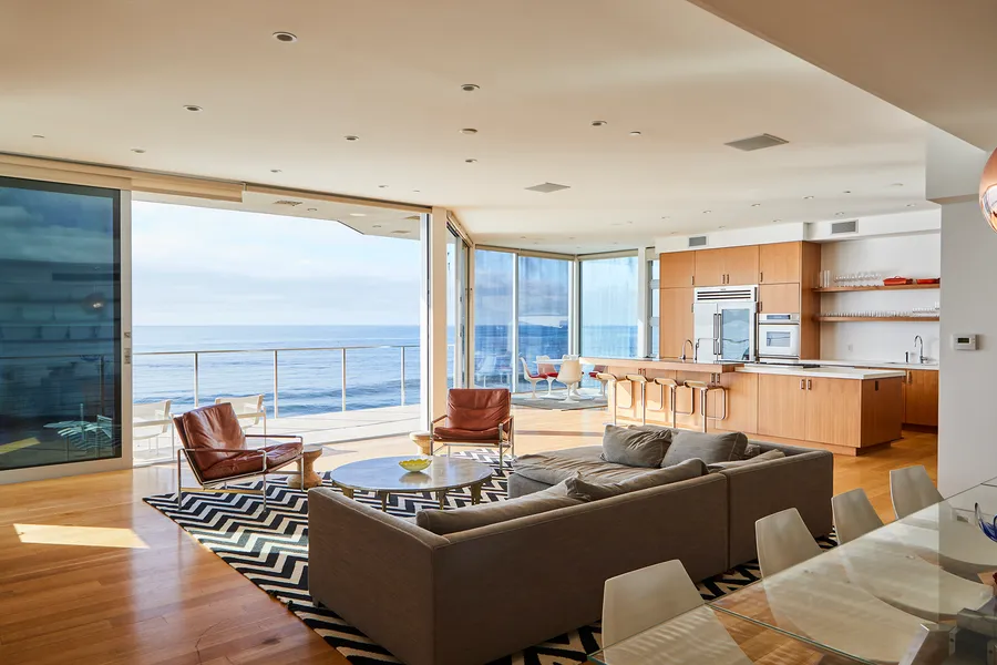 Pacific Horizon Photo 1