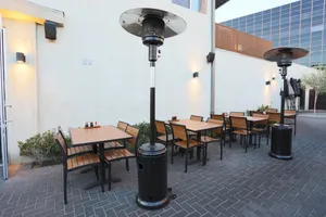 Modern Ramen Cafe Photo 2