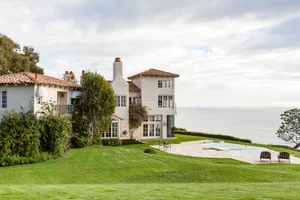 New California 7 Photo 2