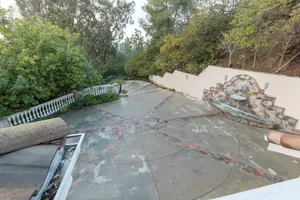 Mansion No.2010 Photo 3