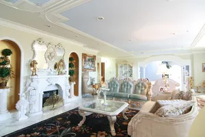 Cupids Big 80's Photo 4