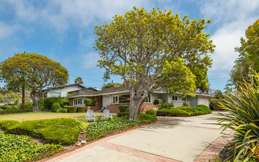 Bayside Sunset Bluff Photo 1