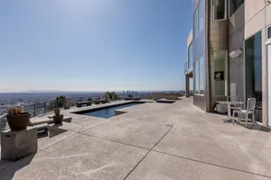 Modern No.100 Photo 2