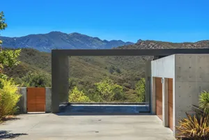 Modern Canyon Beauty | Calabasas Photo 4