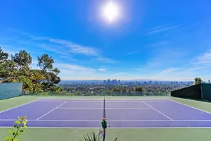 The Club House Photo 4