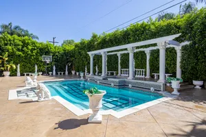 Mansion No.2005 Photo 2