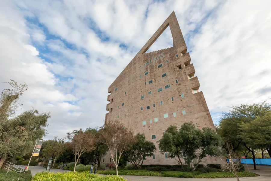 Modern LA Campus Photo 1