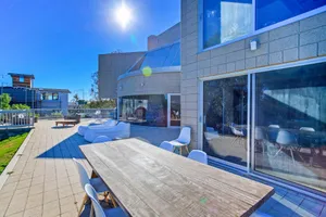 Tropical Concrete Photo 3