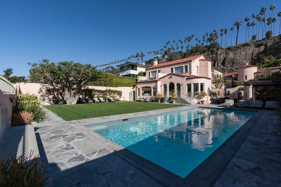 Spanish Coral Sands Photo 1