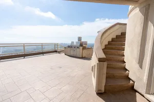 Locke Mansion Photo 3