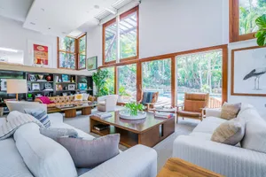 Monroe Modern Photo 2