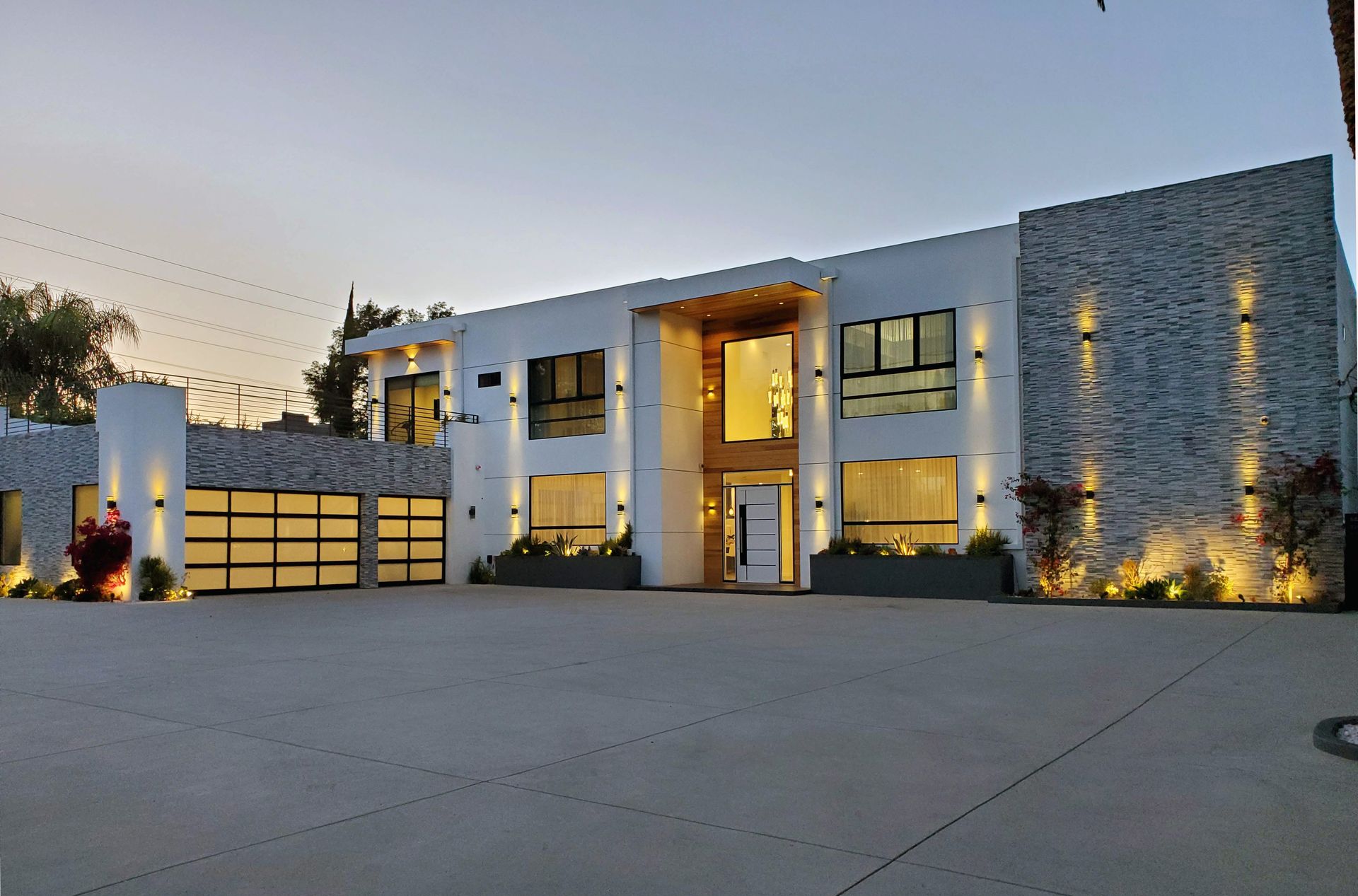 Modern Compound (Los Angeles, CA)