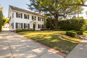 Pasadena Colonial Photo 3