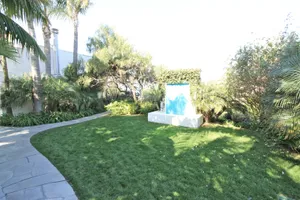 Modern Zuma Bluff Photo 4