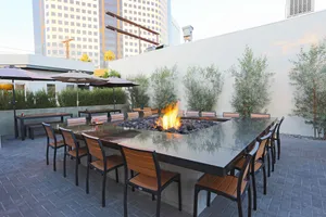 Modern Ramen Cafe Photo 3