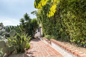 California Hideaway in the Heart of the Hollywood Photo 4