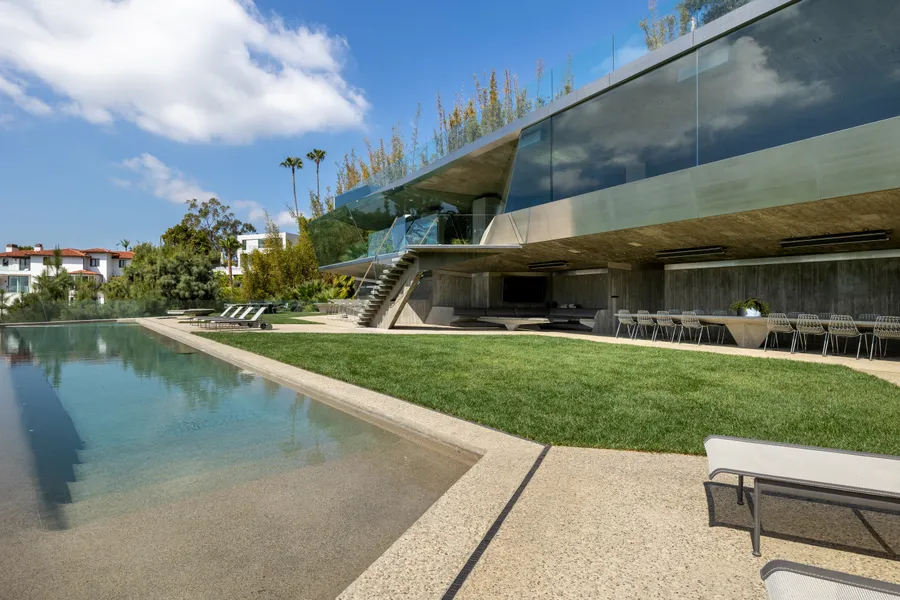 The Club House Photo 1