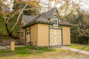 Victorian Village Photo 4