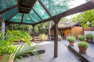 Streamside Redrock Cabin Photo 3