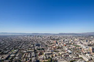 Downtown Luxury Hotel Photo 4