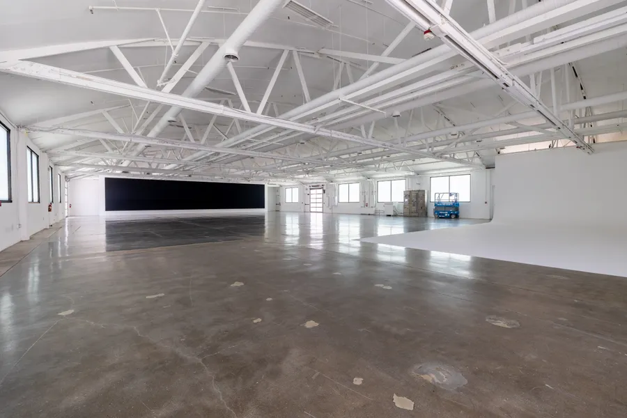 Maximum Studio X Photo 1