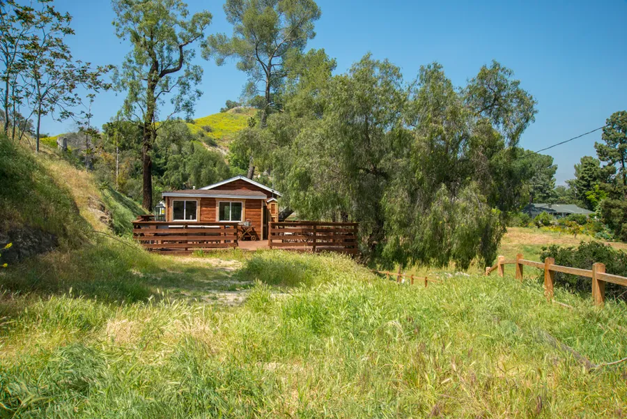 Rustic No.470 Photo 1