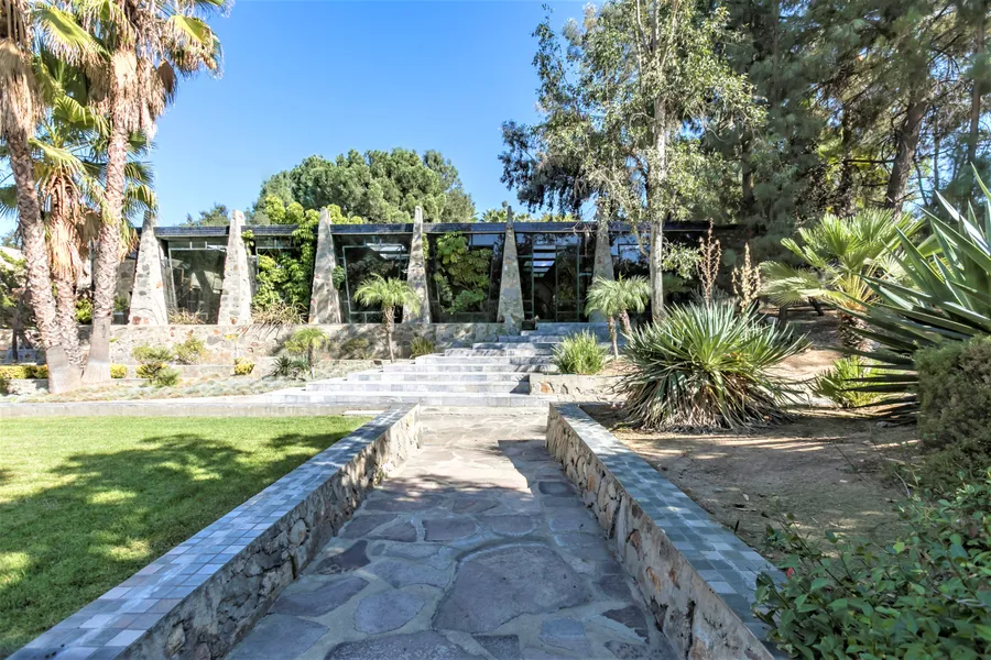 Diamonds &amp; Rust Photo 1