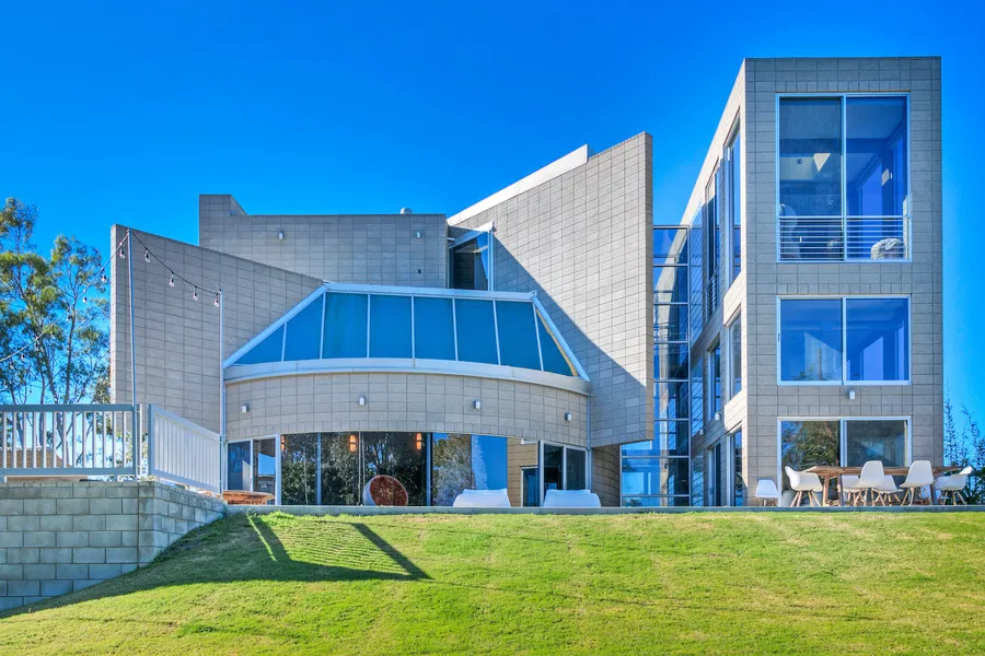 Tropical Concrete Photo 1