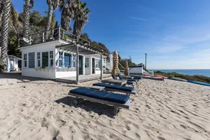 Private Beach &amp; Bluff Resort Photo 3