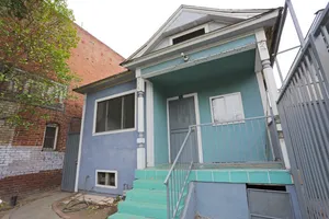 Downtown L.A. Stripped House Photo 3