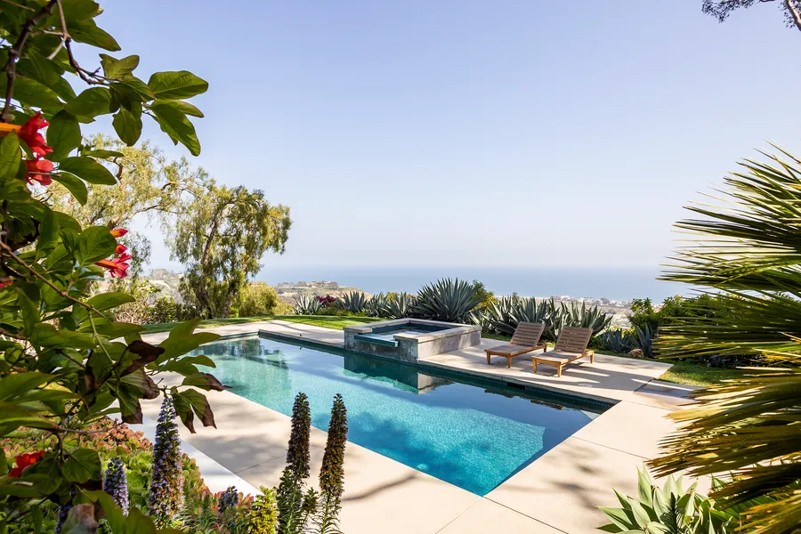 Pacific View Modern Photo 1