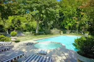 Classic Elegance Photo 3