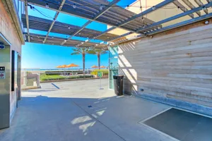 Sand &amp; Sea Photo 4