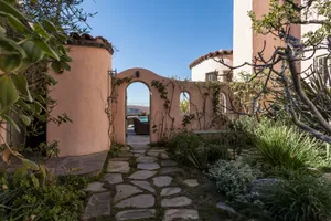 Spanish Coral Sands Photo 3