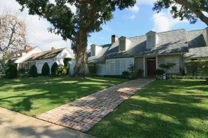 Tree Framed Americana Photo 2