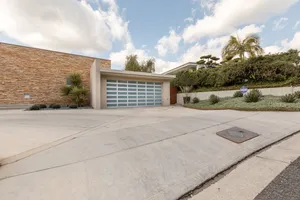 Modern No.107 Photo 4