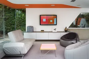 West LA Architectural Gem Photo 4