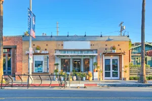 Darling Abbott Kinney Restaurant Photo 4