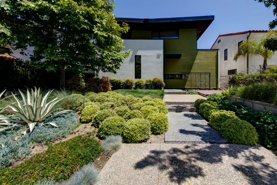 Modern Serenity Photo 1