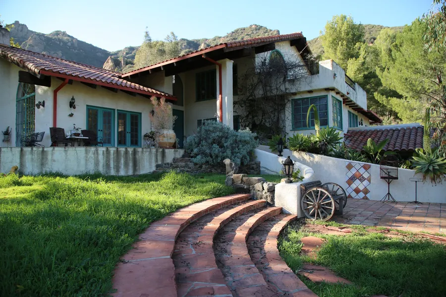 Hidden Spanish Ranch (sold) Photo 1