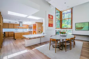 Monroe Modern Photo 4