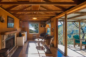 Malibu Roadhouse Photo 4