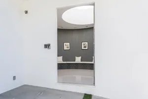 Blue &amp; Bleached Photo 3