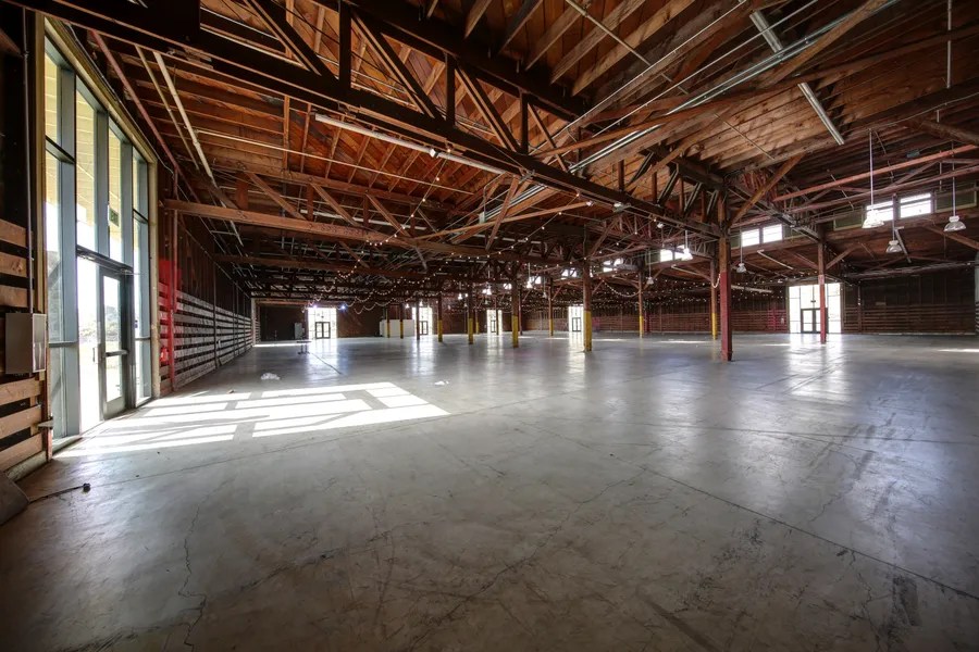 Warehouse No.510 Photo 1